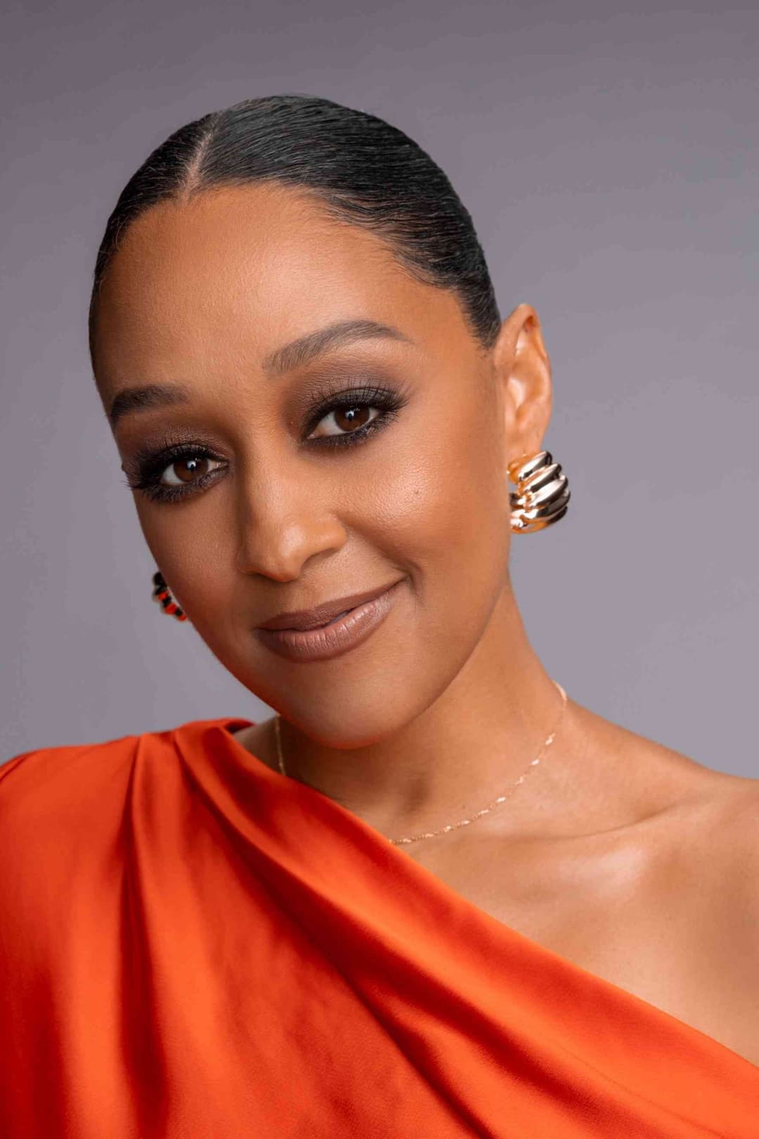 Tia Mowry profile