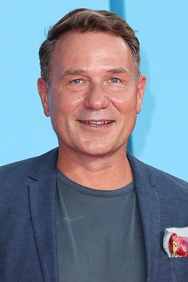 Richard Arnold profile