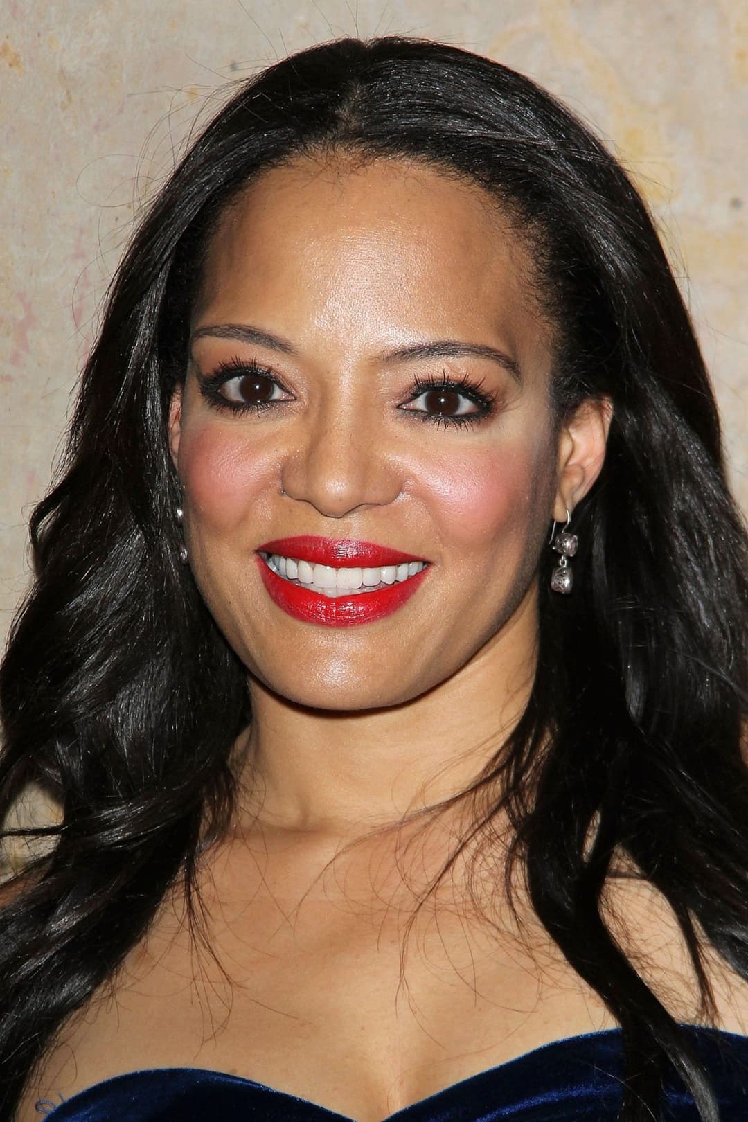 Luna Lauren Vélez profile