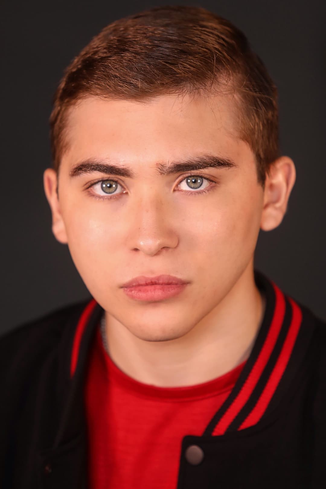 Raymond Ochoa profile