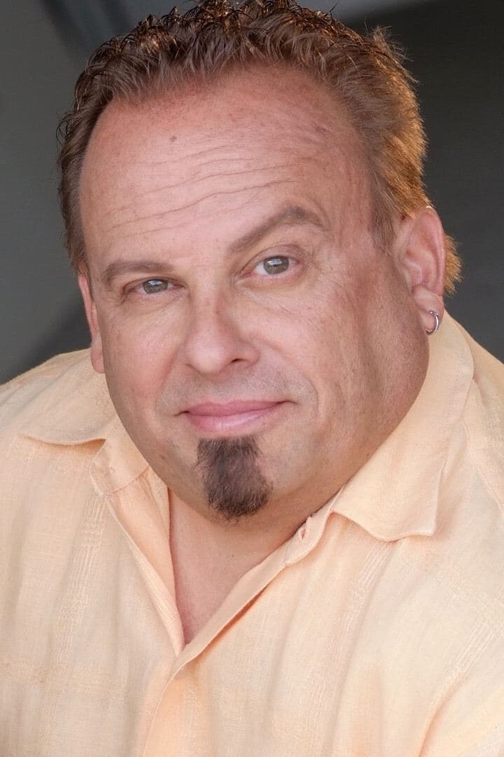 Arturo Gil profile