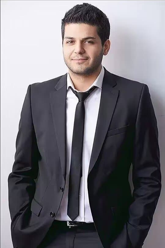 Ezra Sholeh profile