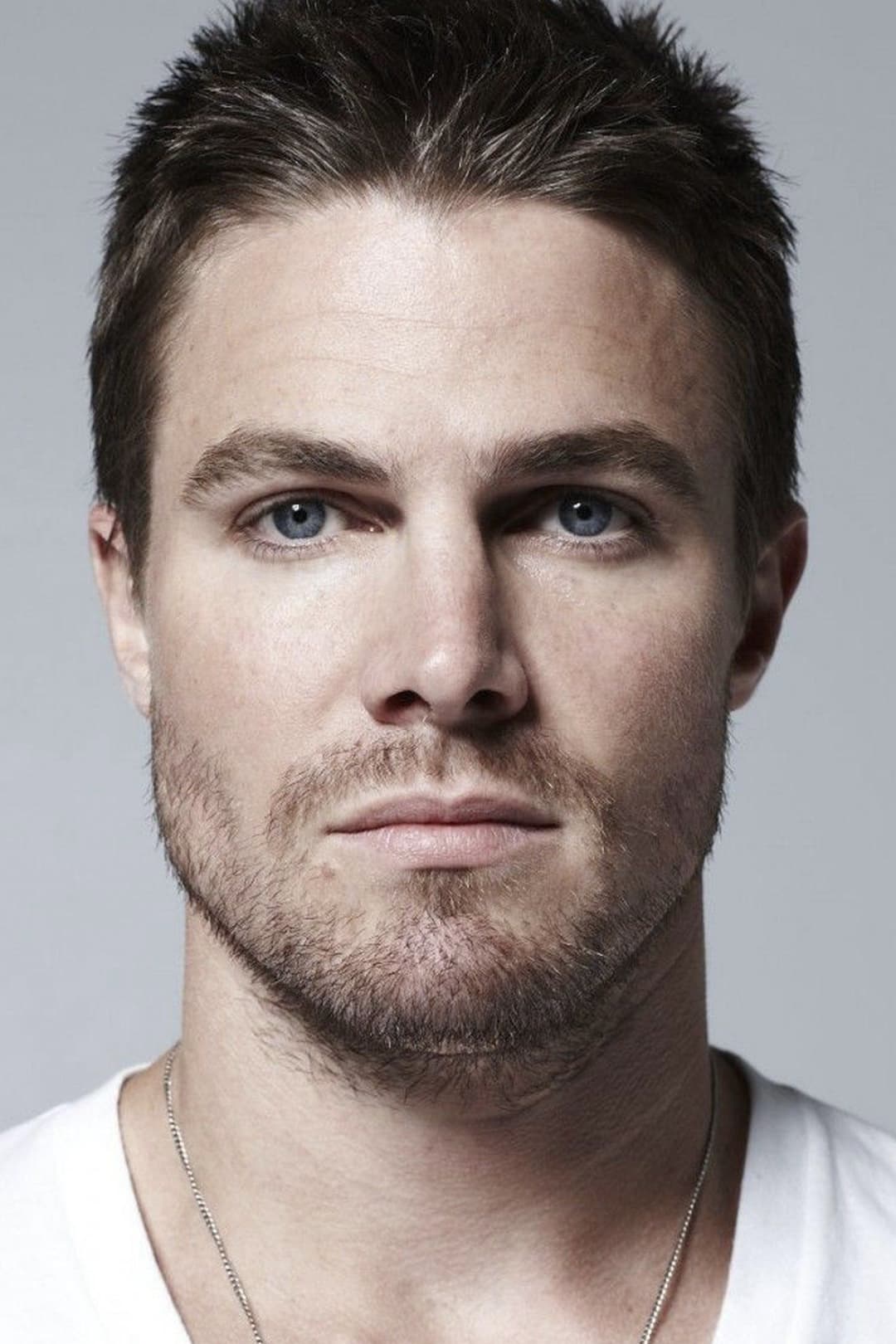 Stephen Amell profile