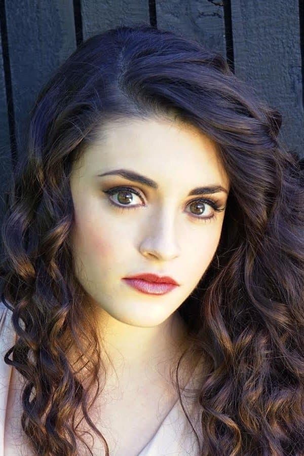 Daniela Bobadilla profile
