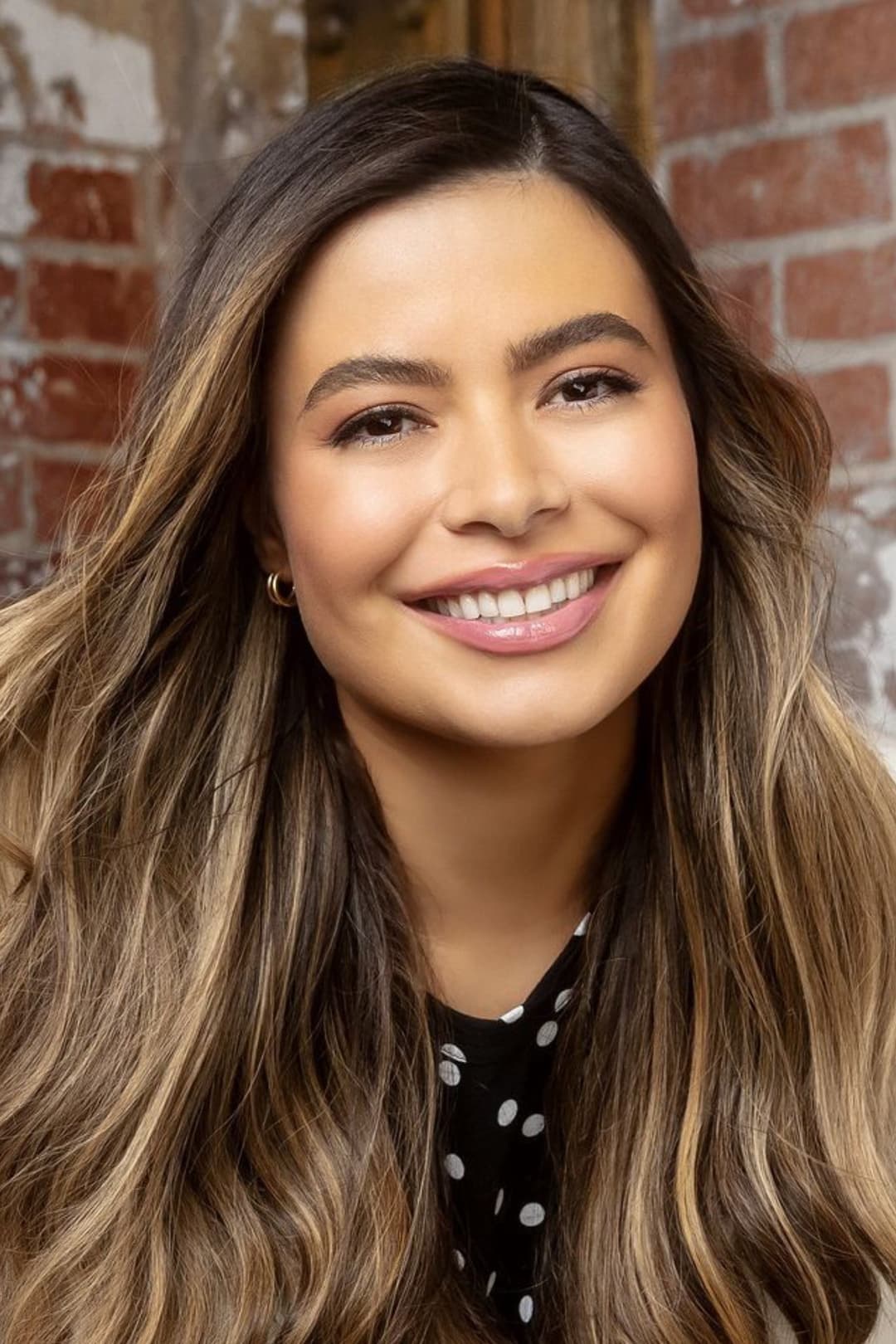Miranda Cosgrove profile