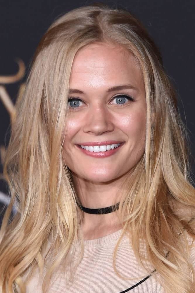 Carly Schroeder profile