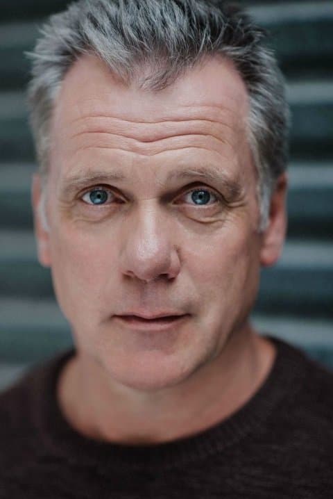 Erik Thomson profile