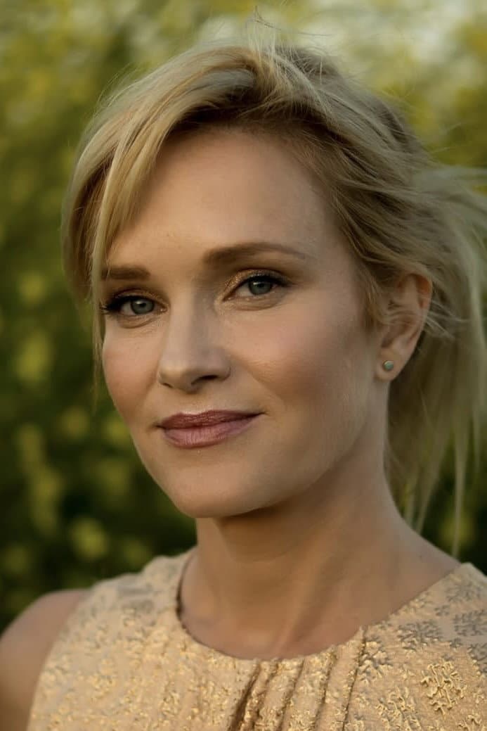 Nicholle Tom profile