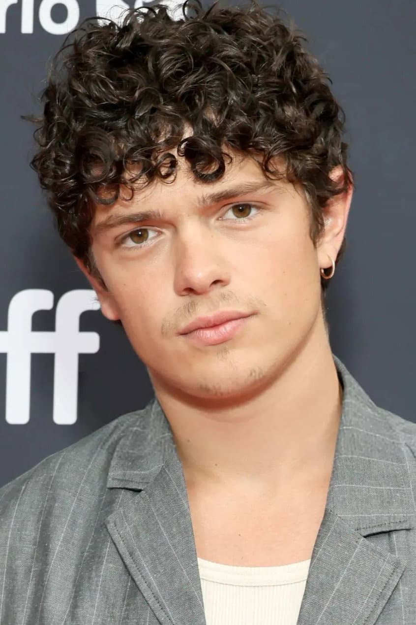 Noah Jupe profile